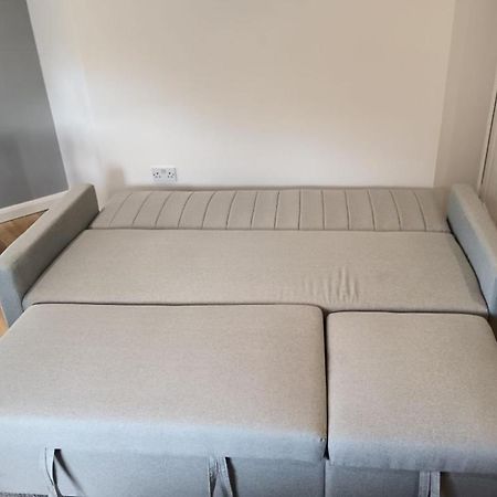 Welcome To This Flat Кетъринг Екстериор снимка